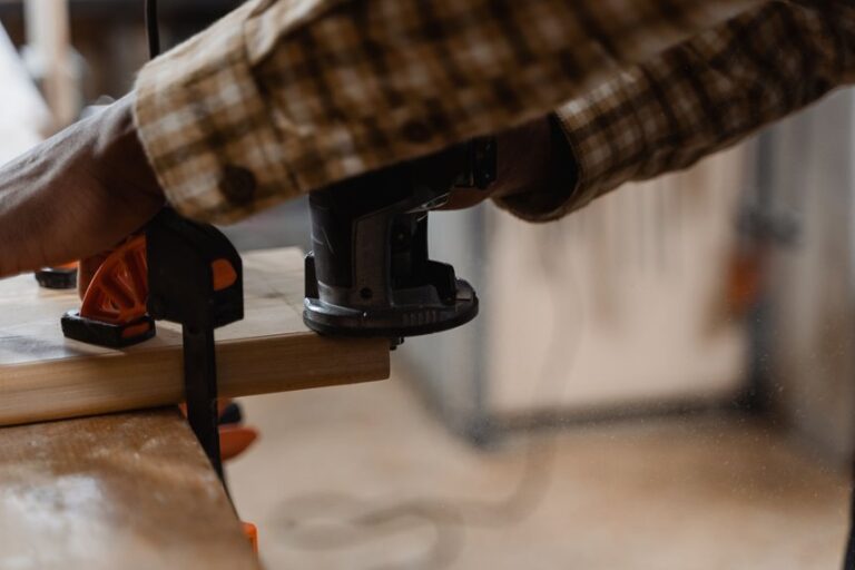 router table woodworking precision